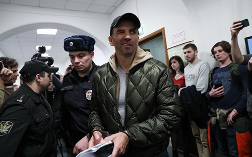 Медведев связал дело Абызова с его конфликтом с кредиторами