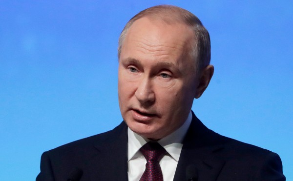 Путин поручил дать бизнесу преференции за инвестиции в Арктику