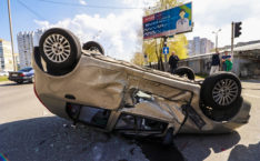 В Киеве произошла серьезная авария, едва не пострадал ребенок: «зацепило, перевернуло и протащило по асфальту»