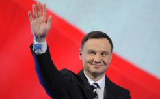 Президент Польши Дуда первым из европейских политиков поздравил Зеленского: «Прошу принять»