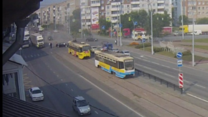 ДТП с фурой парализовало движение на Радуге в Кемерове