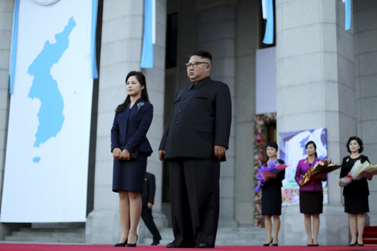Тайная беременность? Жена Ким Чен Ына появилась на публике впервые после длительного перерыва (фото)
