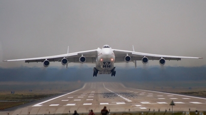 Пассажирский самолет совершил аварийную посадку в Одессе