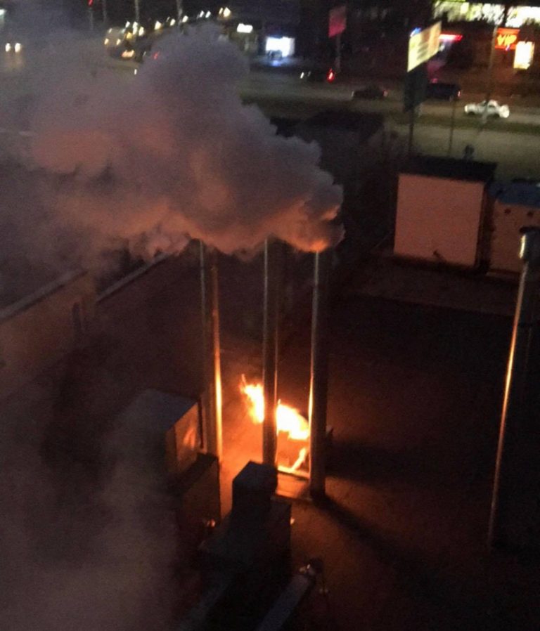 В Одессе горел ресторан в торговом центре (фото, видео)