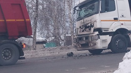 ДТП с грузовиками привело к пробке в Кемерове