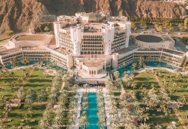Зеленского засекли на берегу Омана в 5-звездочном отеле