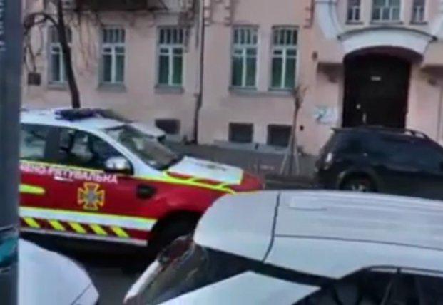 По улицам городов Украины пустят автомобили с громкоговорителями