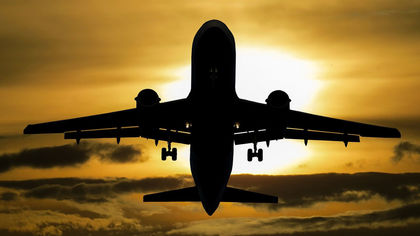 Пассажирский авиалайнер экстренно сел в Хабаровске из-за угрозы безопасности полета