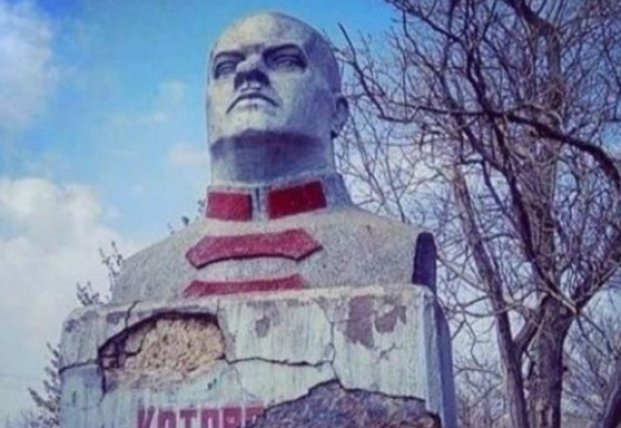 В Одесской области демонтировали памятник Котовскому