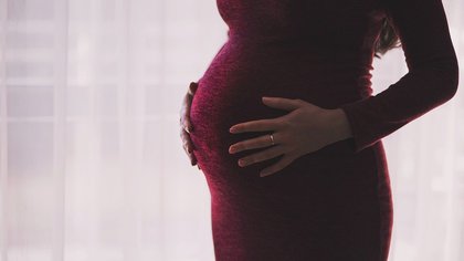 Медики отказывались принимать беременную россиянку в роддом из-за ложного теста на COVID-19