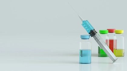 Эксперт заявил об успехе трех прототипов вакцины от COVID-19 из России