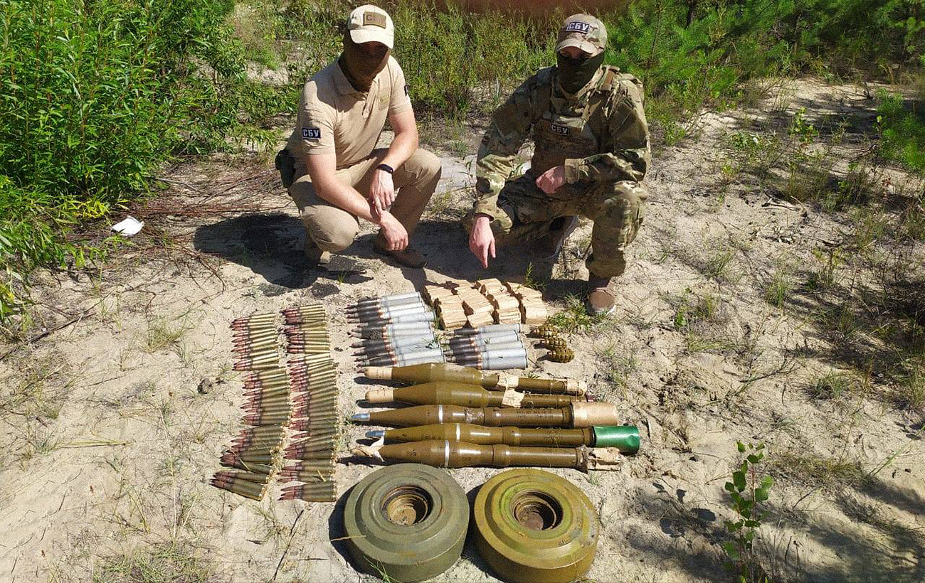Полулегальный оборот: откуда террористы в Украине берут арсеналы оружия