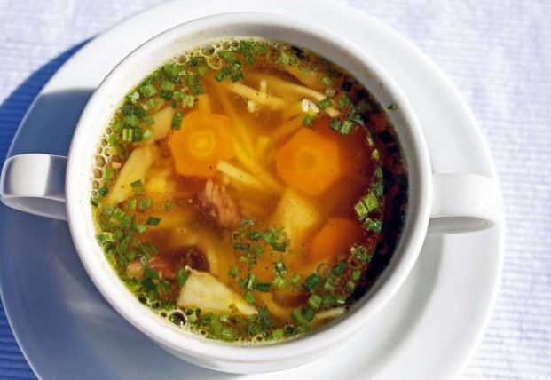 Диетологи назвали самые полезные и самые вредные супы
