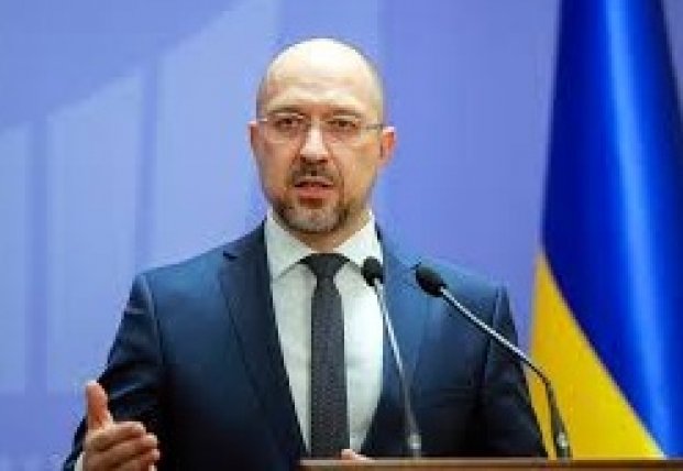 Премьер-министр назвал сроки введения накопительных пенсий в Украине