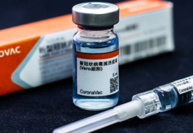 Полиция, спортсмены и маломобильные группы: кто получит вакцину CoronaVac