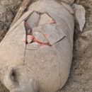 Археологи нашли на Корсике загадочные древние захоронения в амфорах (фото)